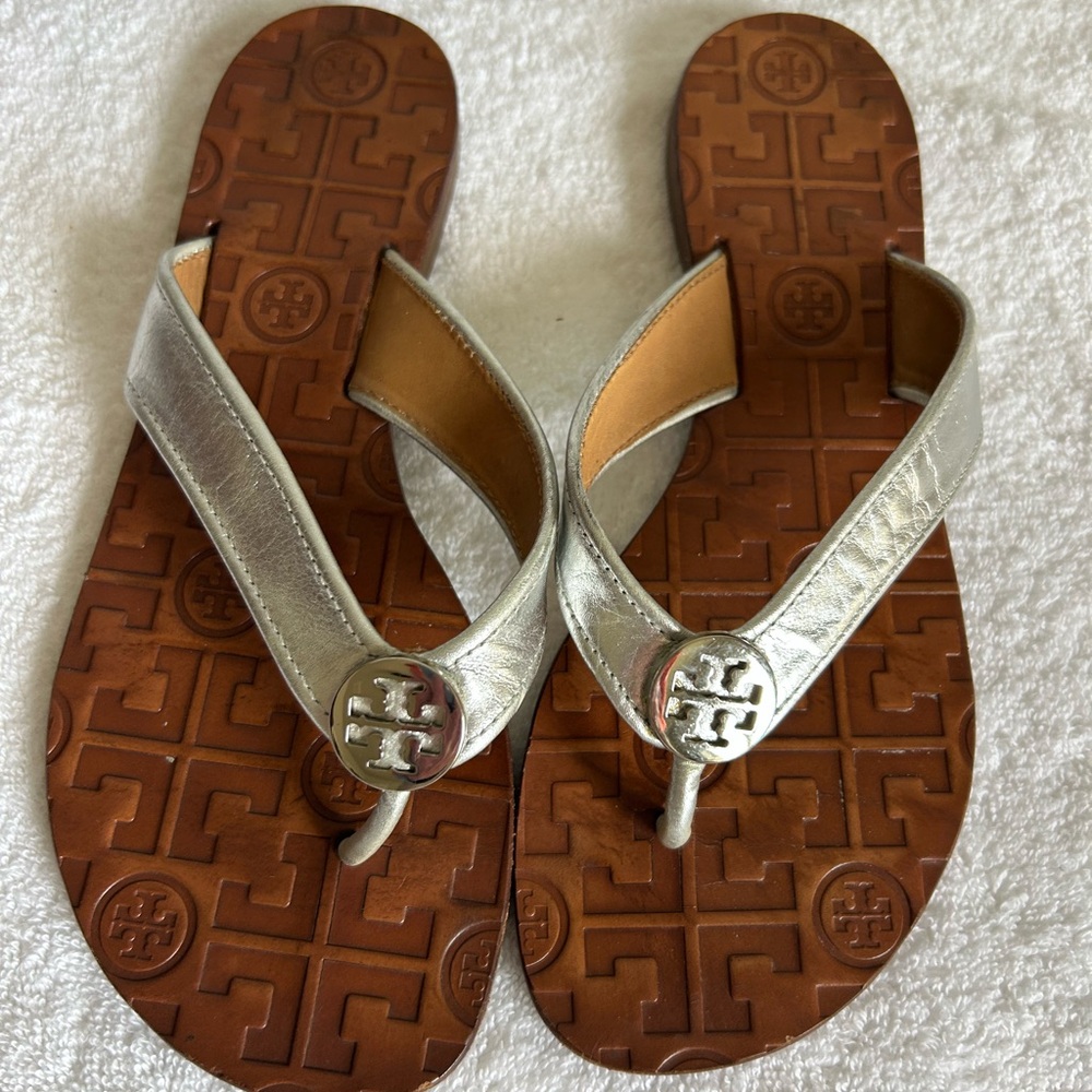 Tory Burch Metallic Silver Logo Thong Sandals with Brown Footbed